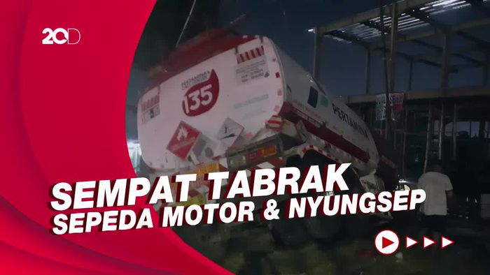 Penampakan Truk Pertamina Kecelakaan di Semarang, 1 Orang Tewas