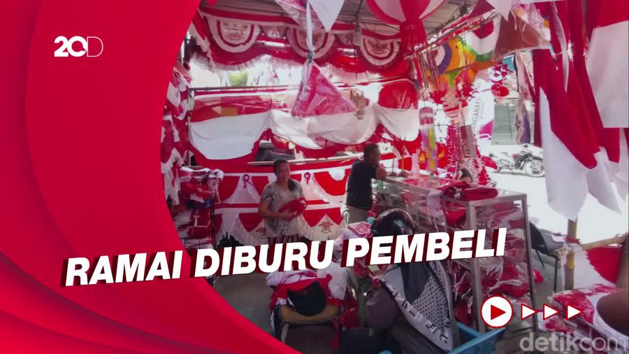 Rezeki Nomplok Bagi Perajin Bendera Merah Putih Jelang HUT RI