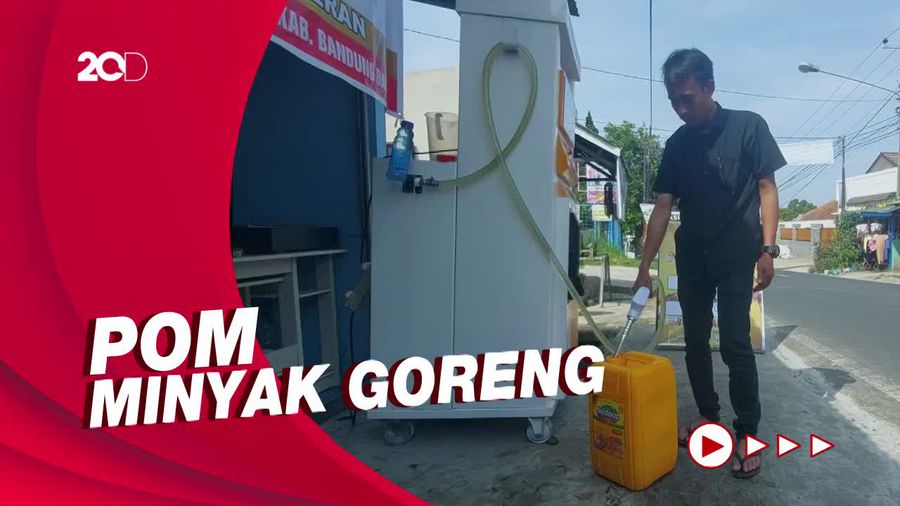 Pom Migo! Cara Unik Warga Bandung Barat Jual Minyak Goreng
