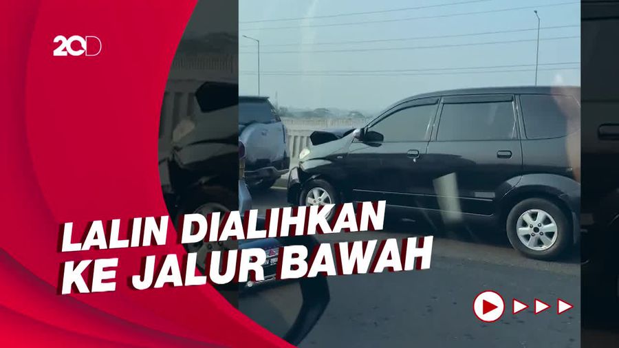 Tabrakan Beruntun Terjadi di Tol Layang MBZ, Lalin Macet Parah!