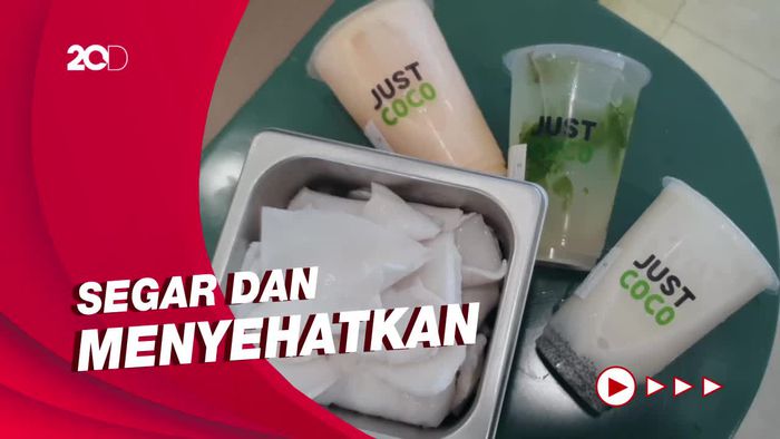 Menikmati Es Kelapa Kekinian di Island Golf PIK