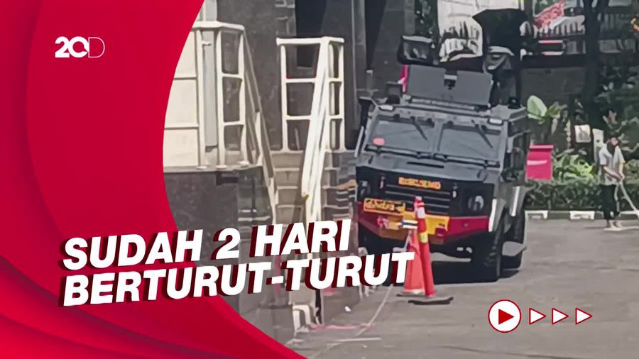 Penampakan Mobil Taktis Brimob Kembali Bersiaga di Bareskrim
