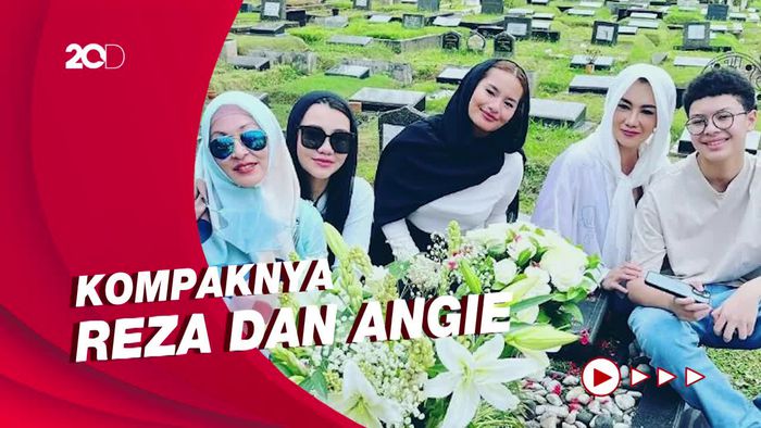 Momen Reza Artamevia dan Angelina Sondakh Ziarah ke Makam Adjie Massaid