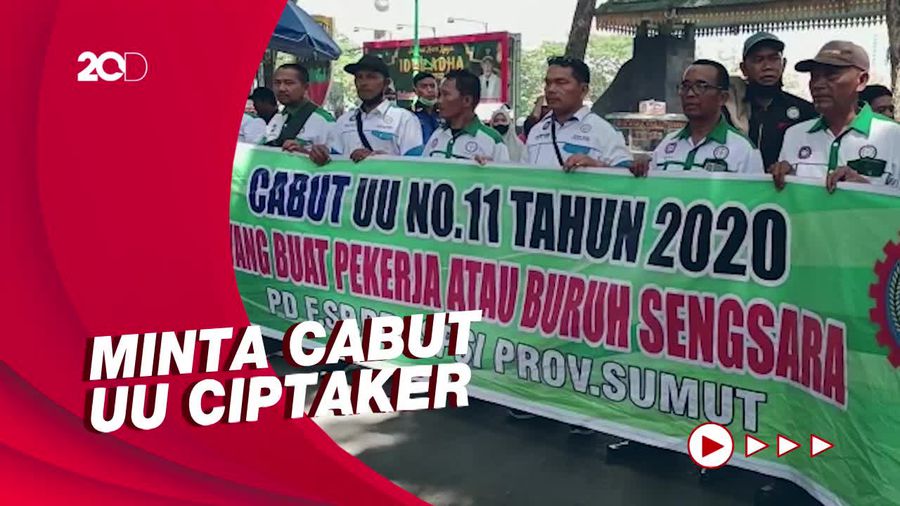 Buruh Demo di DPRD Sumut Desak UU Cipta Kerja Dicabut!