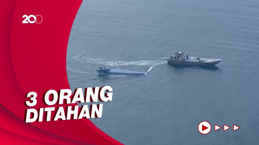 Kapal Mencurigakan Dicegat Petugas, Ditemukan Ratusan Kilogram Kokain 