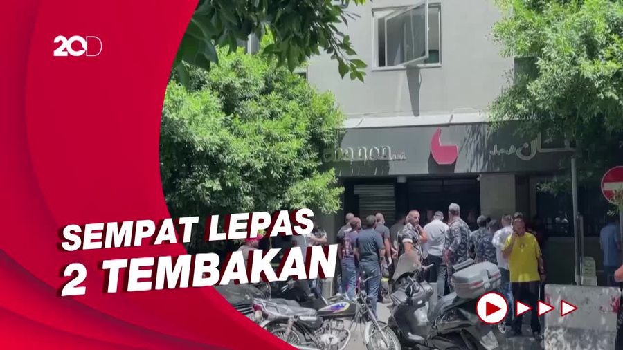 Tegang! Pria Bersenjata Sandera Orang di Bank