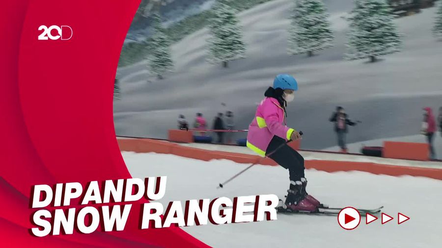 Serunya Belajar Main Ski di Trans Snow World Surabaya