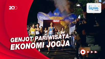 Ramainya Gelaran Mandiri Jogja Marathon 2022 Candi Prambanan