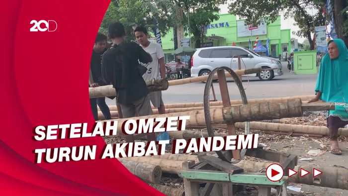 Pedagang Pohon Pinang di Medan Kebanjiran Pesanan Jelang 17 Agustus
