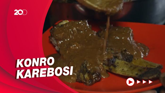 Bikin Laper: Makan Konro Bakar dan Sopnya Langsung di Makassar