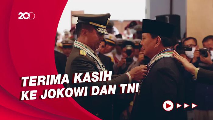 Momen Prabowo Disematkan Empat Bintang Kehormatan Utama Sekaligus