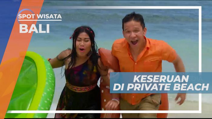 Seru-seruan Habiskan Waktu Bermain Floaties di Tepi Pantai, Bali