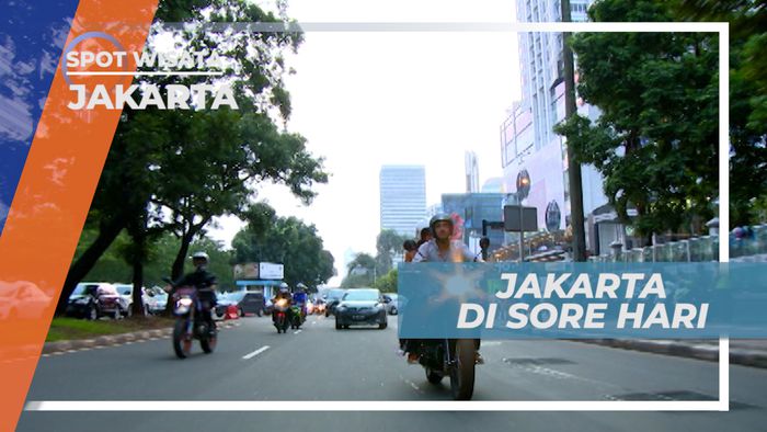 Berkeliling Menikmati Suasana Sore Ibu Kota, Jakarta