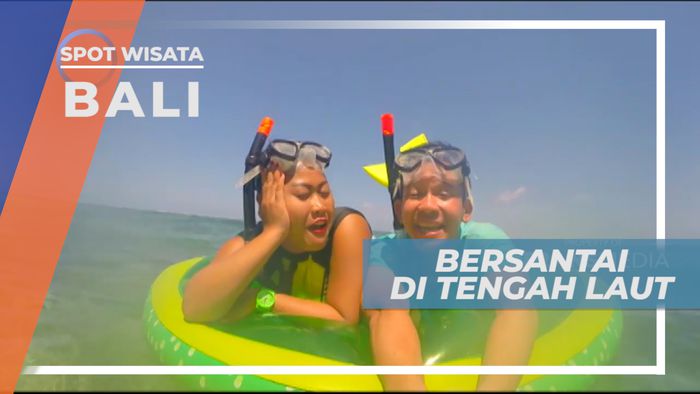 Bersantai di Tengah Tenangnya Laut Pantai Pandawa, Bali