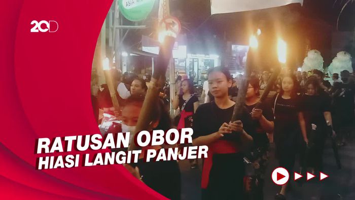 Semarak Pawai Obor di Panjer Denpasar Jelang HUT ke-77 RI