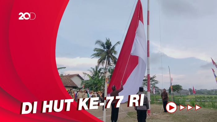 Bangganya Petani Kulon Progo Kibarkan Bendera Merah Putih Raksasa