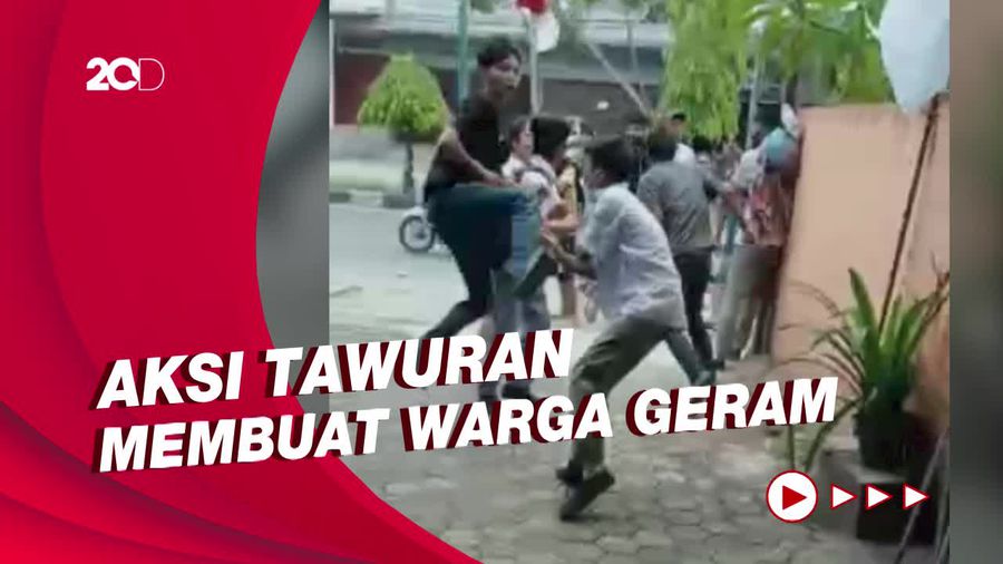 Viral! Aksi Warga Pukul Pelajar Terlibat Tawuran Pakai Tiang Bendera