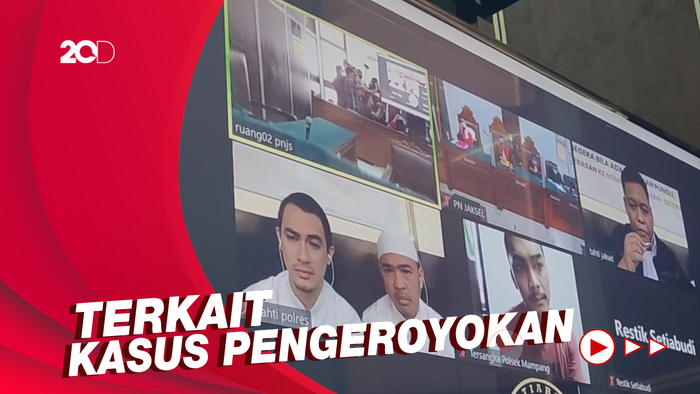 Ekspresi Putra Siregar saat Divonis 6 Bulan Penjara oleh Hakim