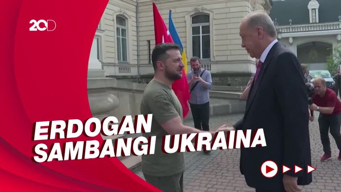 Jabat Tangan Awali Pertemuan Perdana Erdogan-Zelensky Sejak Invasi