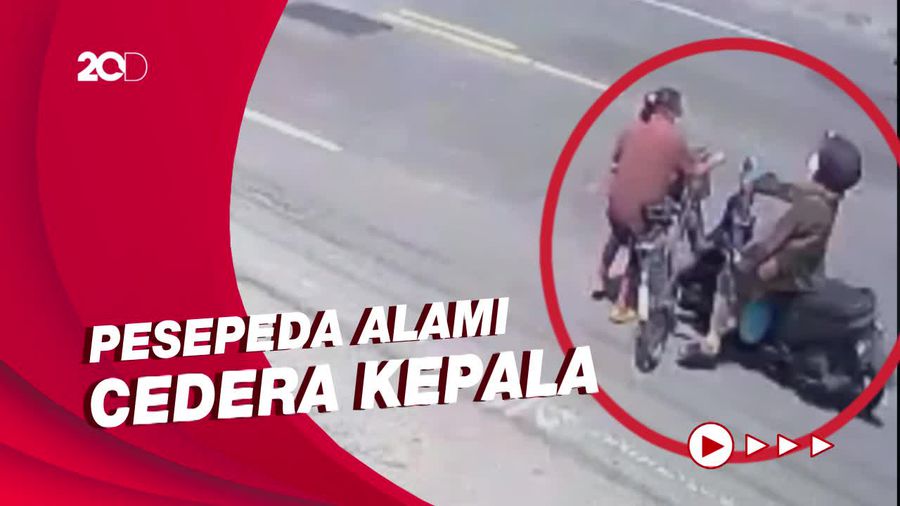 Nekat Nyeberang di Jalur Ramai, Pesepeda Ontel Dihantam Pemotor
