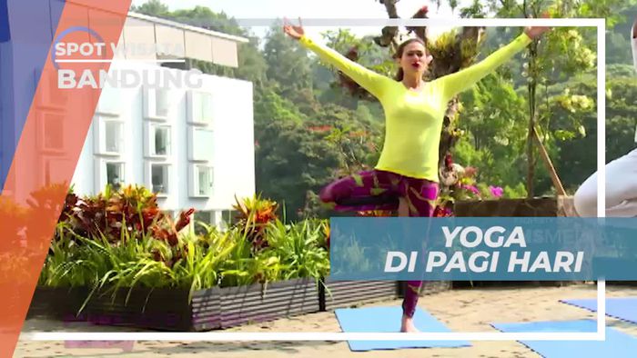 Menikmati Aktifitas Pagi Dengan Gerakan Yoga, Bandung