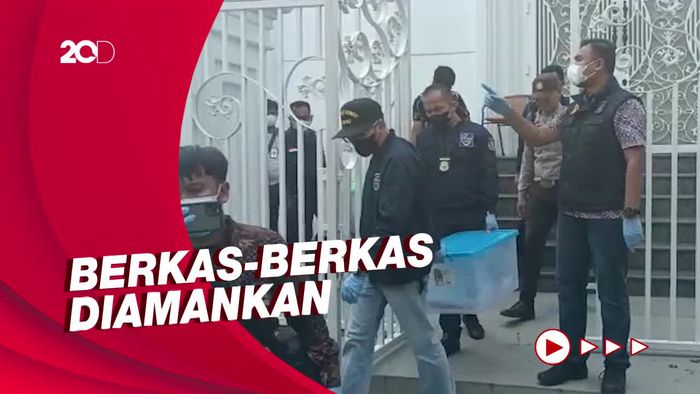 Polisi Geledah Rumah Bos Judi Online di Deli Serdang Selama 6 Jam