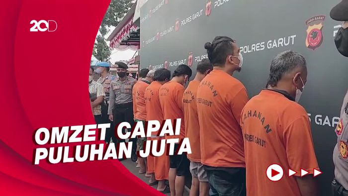 Jadi Bandar Judi Naga 303, Kakek 56 Tahun di Garut Diciduk Polisi