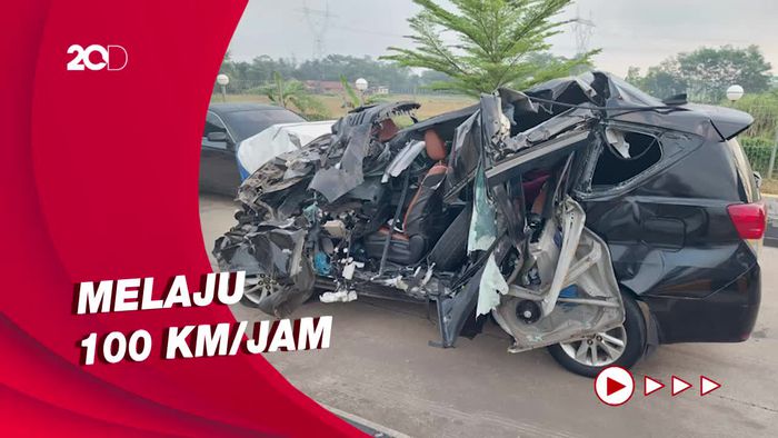 Penampakan Ringseknya Mobil yang Ditumpangi Ayah Emil Dardak