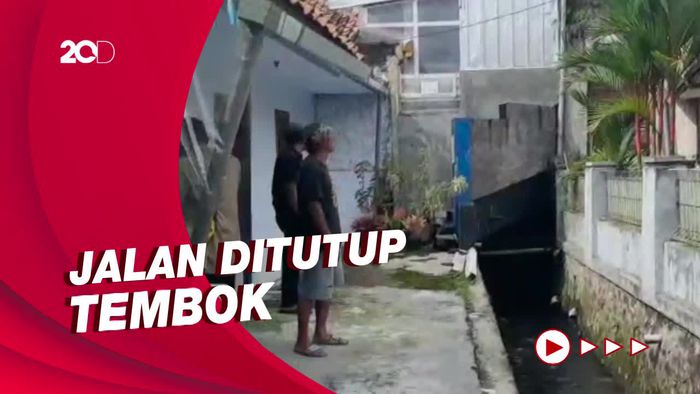 Emak-emak Bikin Tembok 3 Meter Tutup Jalan Gang di Ciamis