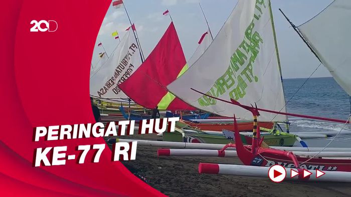 Melihat Serunya Lomba Perahu Layar di Laut Selat Bali