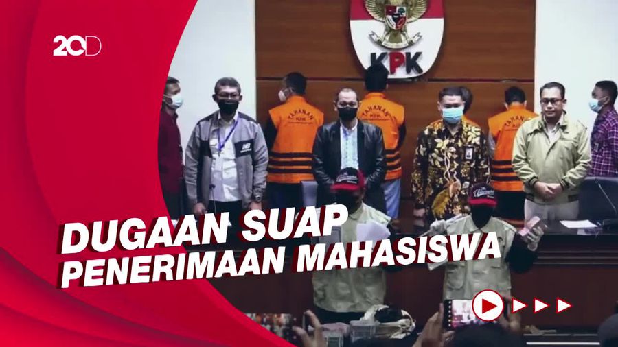 Penampakan Rektor Unila Berompi Oranye Tahanan KPK