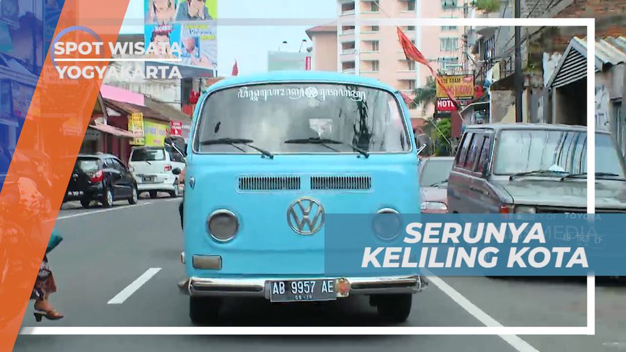 Jalan-jalan Sore di Yogyakarta Menggunakan Mobil Antik