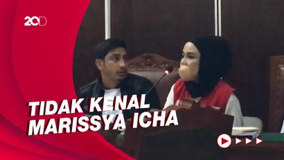 Medina Zein Bantah Keterangan Saksi yang Tak Sesuai