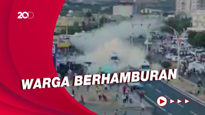 Detik-detik Truk Tabrak Kerumunan di Turki, 20 Orang Tewas