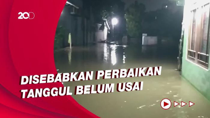 Penampakan Banjir Setinggi 70 Cm Genangi Perumahan di Ciputat