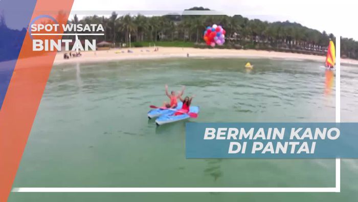 Bermain Kano di Pantai Bintan Kepulauan Riau