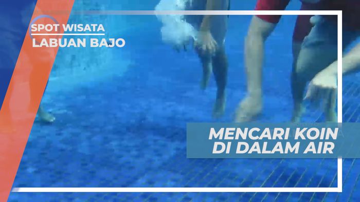Permainan Seru, Adu Cepat Mengambil Koin Dalam Air, Labuan Bajo