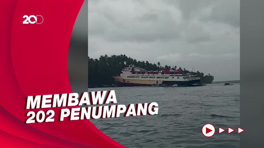 Penampakan KM Glory Mary yang Kandas di Talaud