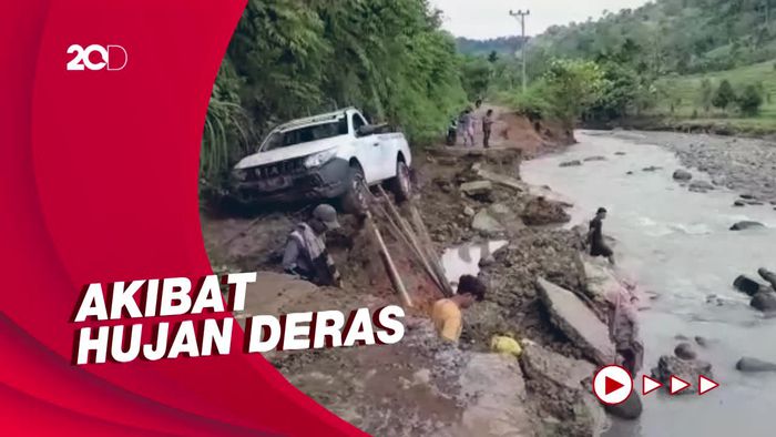 Penampakan Banjir Bandang Mamasa: Gubuk Terseret, Jalan Terputus