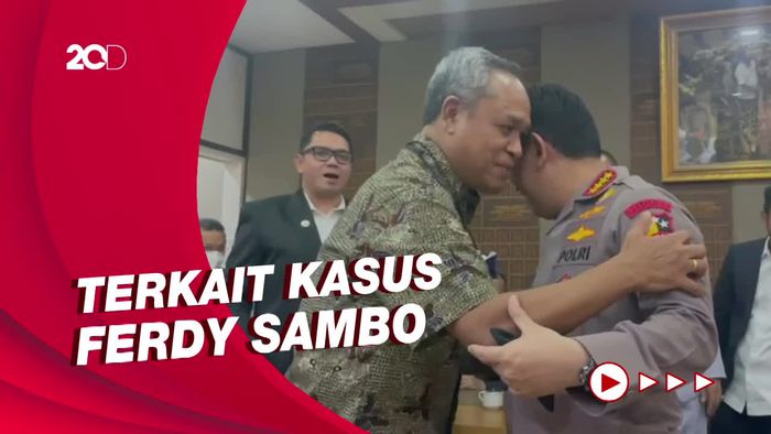Sempat Usul Penonaktifan Kapolri, Kini Benny Harman Peluk Listyo
