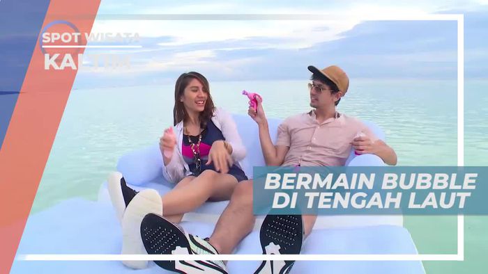 Bermain Gelembung Udara di Laut Kalimantan Timur