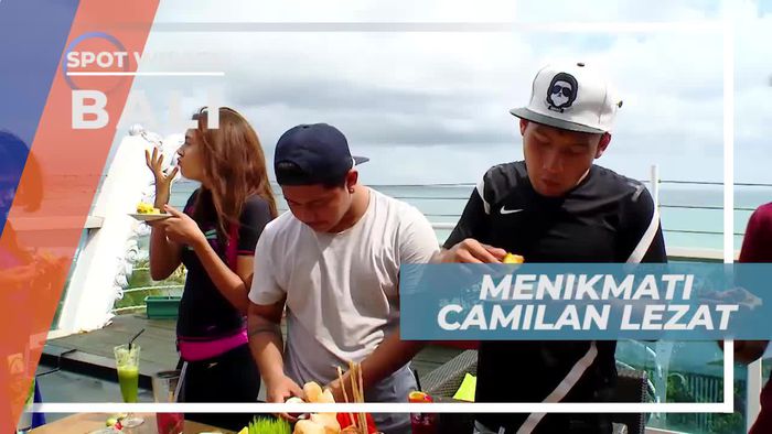 Menikmati Cemilan Lezat Ditemani Panorama Alam Bali yang Indah