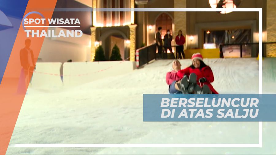 Asik Berseluncur di Arena Salju Mall Bangkok, Thailand
