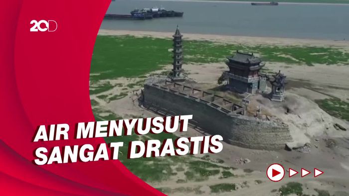 Muncul Kuil China Usai Danau Poyang Menyusut Drastis
