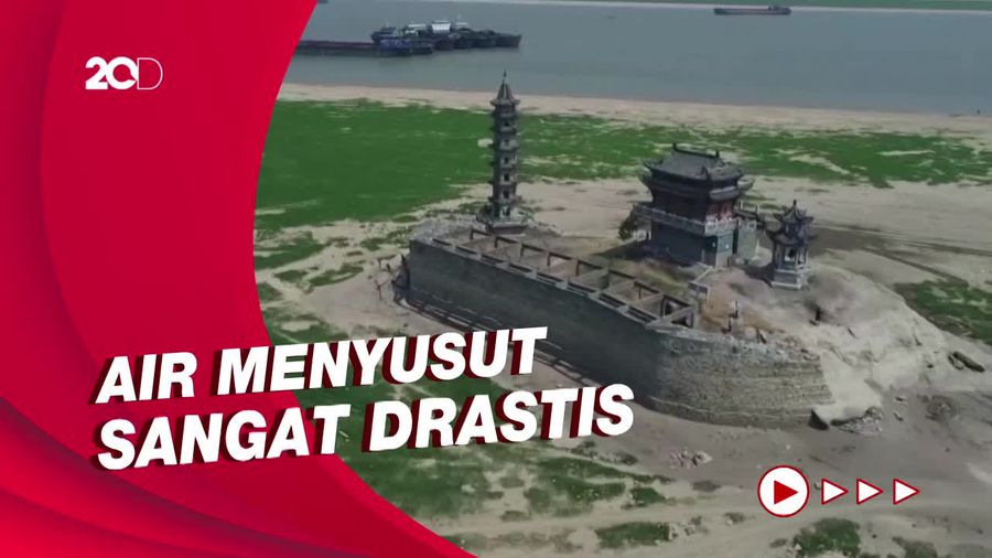 Muncul Kuil China Usai Danau Poyang Menyusut Drastis