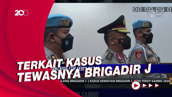 Tampang Ferdy Sambo Berseragam Lengkap Polri Saat Sidang Etik