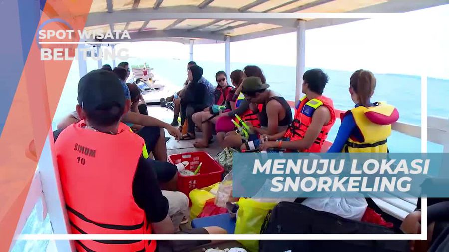 Berperahu Menuju Spot Snorkeling di Batu Malang Penyu Belitung