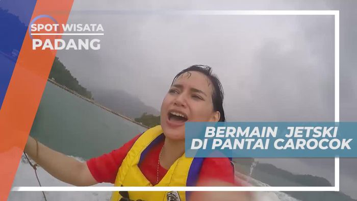 Uji Adrenalin Bermain Jetski di Pantai Carocok Sumatera Barat