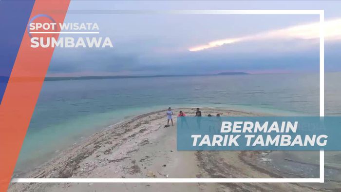 Adu Tangkas Bermain Tarik Tambang di Tanjung Pasir Sumbawa