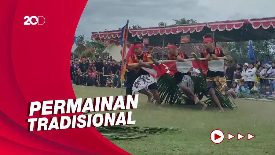 Adu Ketangkasan di Lomba Nglarak Blarak Khas Kulon Progo